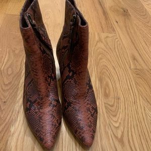 splendid nettie kitten heel bootie